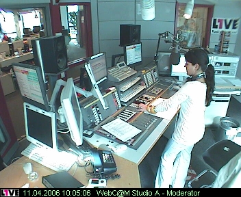 mp_1live_060411_020.jpg