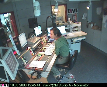 mp_1live_060810_49.jpg