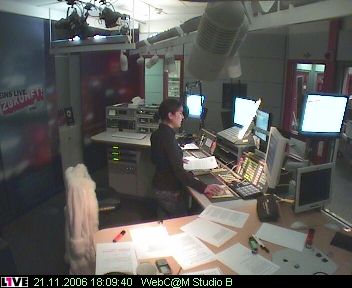 mp_1live_061121_36.jpg