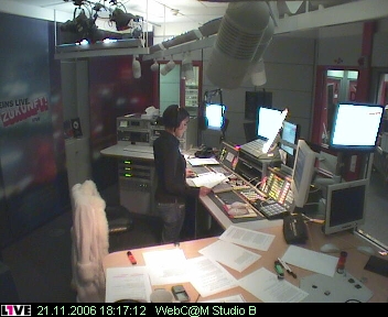 mp_1live_061121_37.jpg