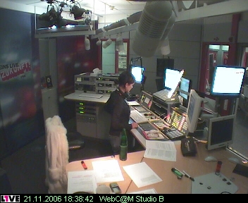 mp_1live_061121_54.jpg