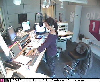 mp_1live_070315_72.jpg