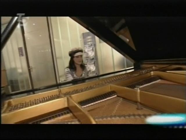 mp_cinematv051005_47.jpg