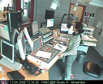 mp_1live_060412_68.jpg
