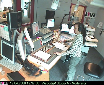 mp_1live_060412_70.jpg