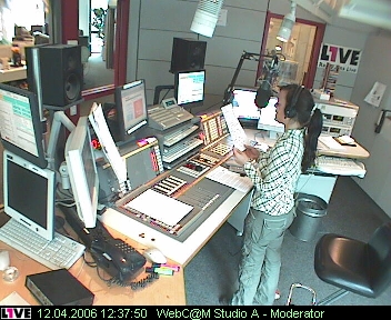 mp_1live_060412_71.jpg