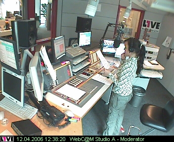 mp_1live_060412_72.jpg