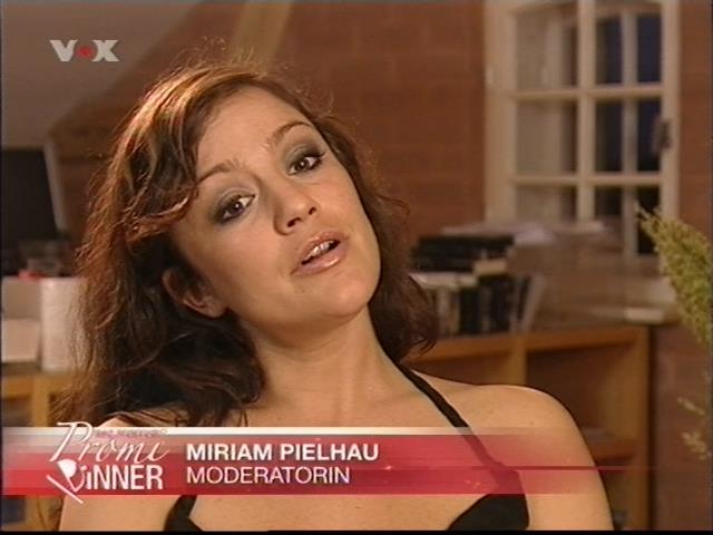 mp_promidinner050827_085.jpg