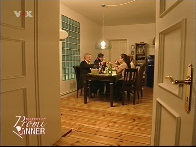 mp_promidinner050827_325.jpg