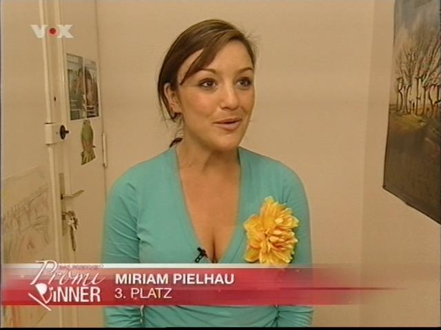 mp_promidinner050827_498.jpg